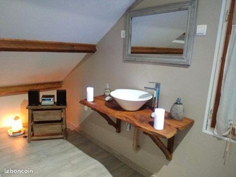 Ecrin D' Amour Suite Romantique Avec Jacuzzi Castels Exterior photo