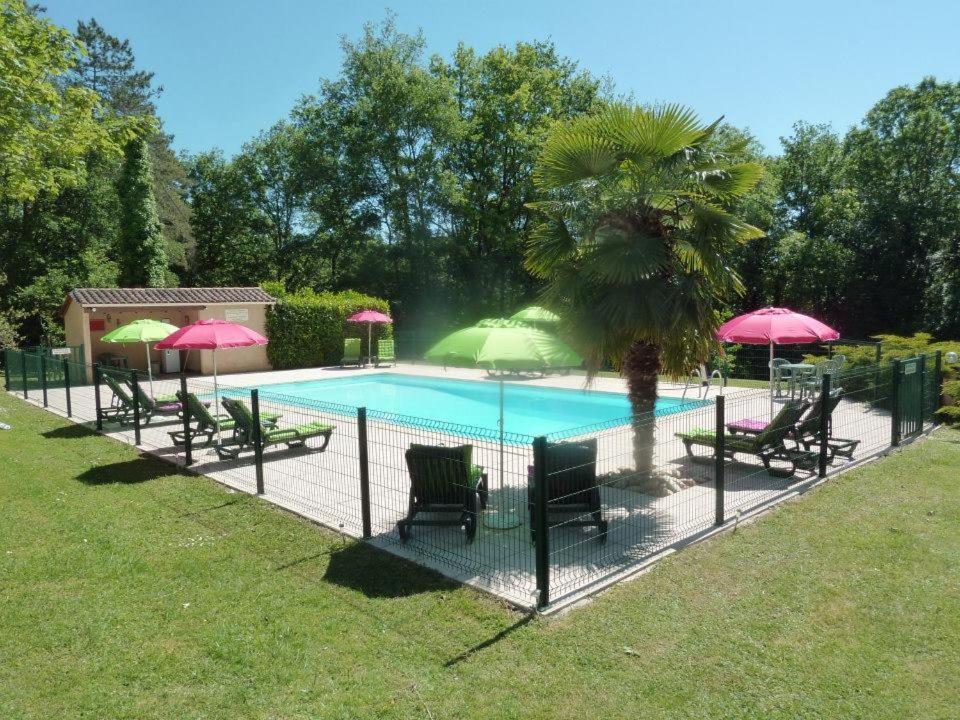 Ecrin D' Amour Suite Romantique Avec Jacuzzi Castels Exterior photo